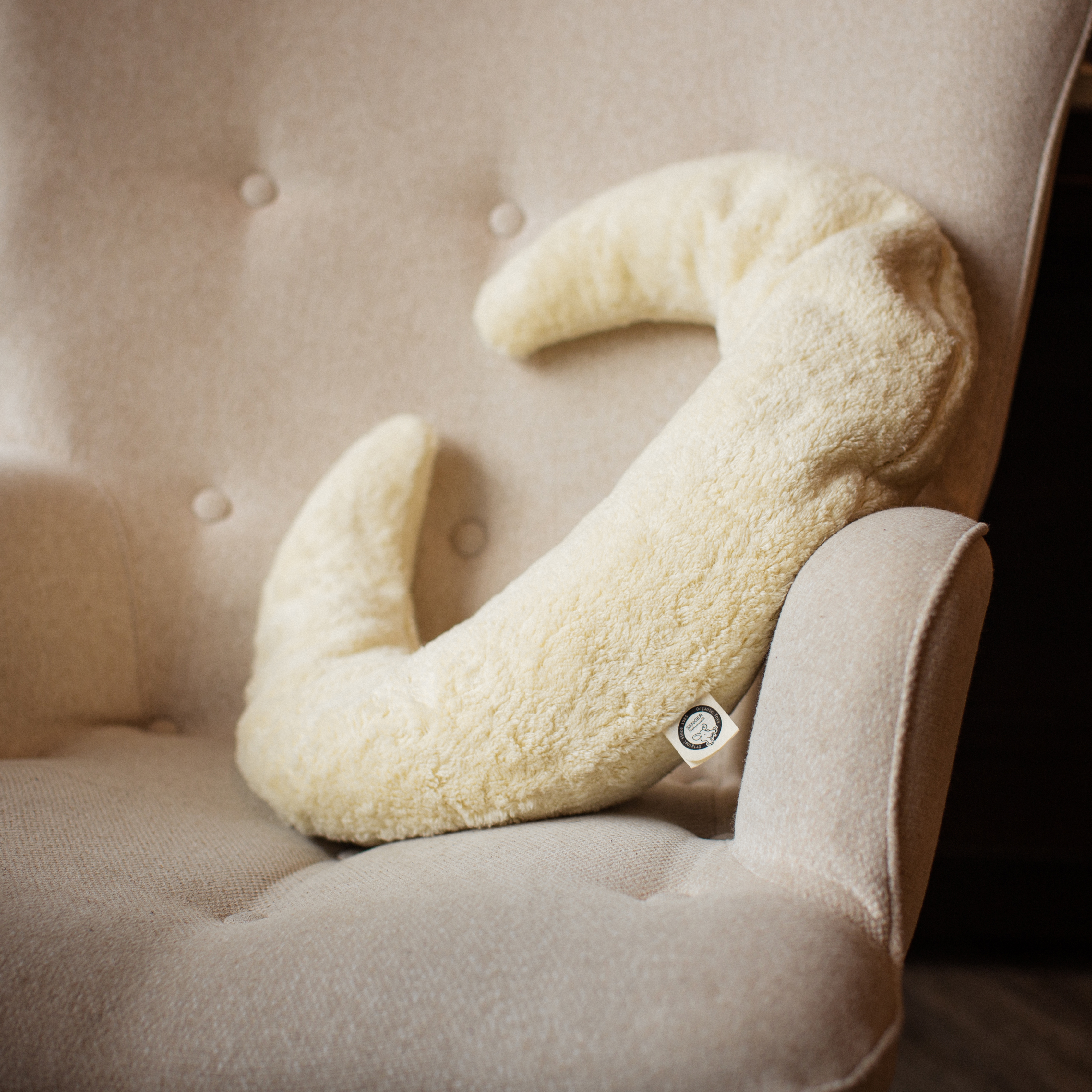 Nursing and Neck Cushion | white