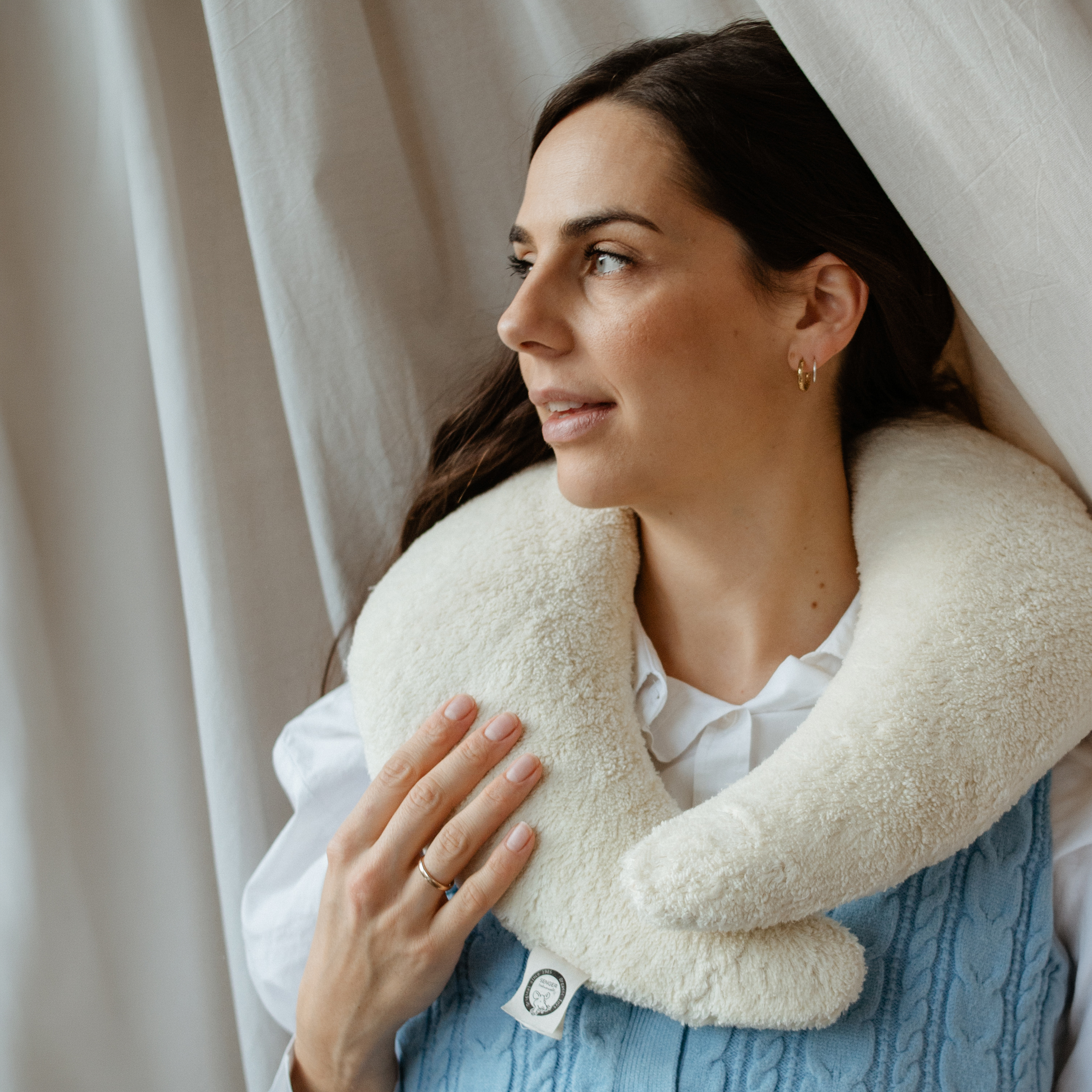 Nursing and Neck Cushion | white